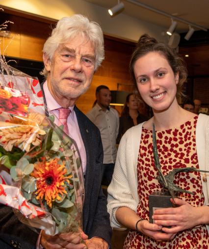 Forentine Knulst wint met onderzoek naar mediawijsheid de HZ Stern